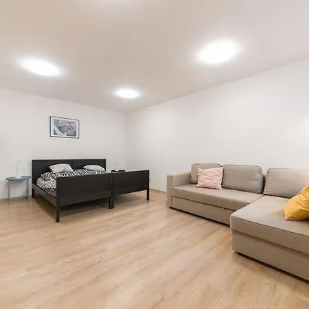 Stankova Apartment *